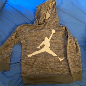 Boys Medium Jordan Therma-fit hoodie
